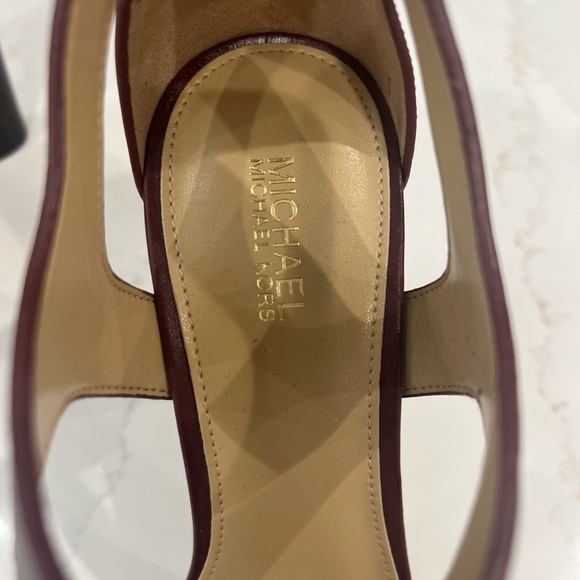 MK Berkley Heel- New and never worn in a non smoking home. - Picture 2 of 5